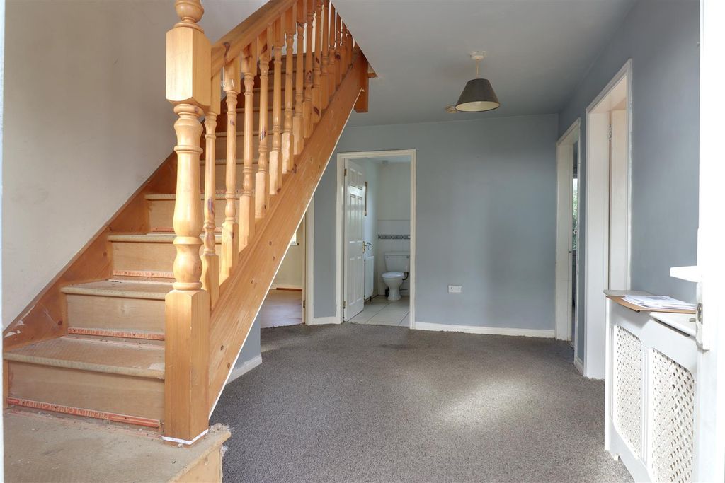Property photo 2 of 13 Entrance Hall