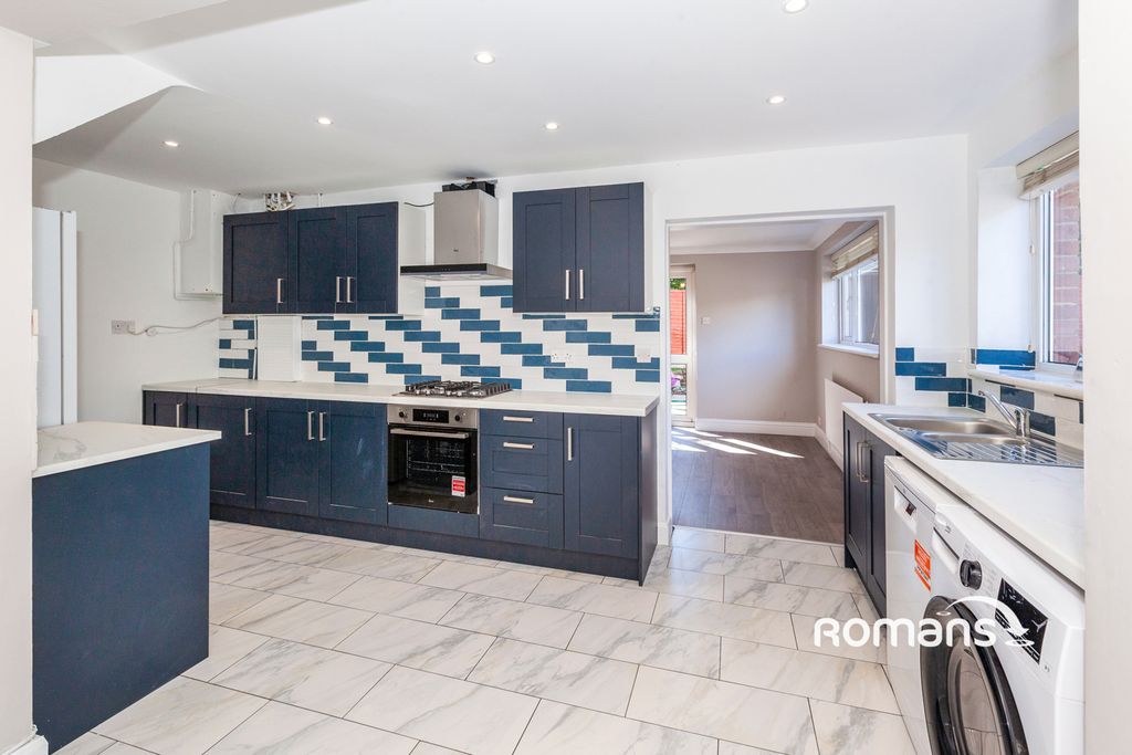 Property photo 3 of 10 Photo