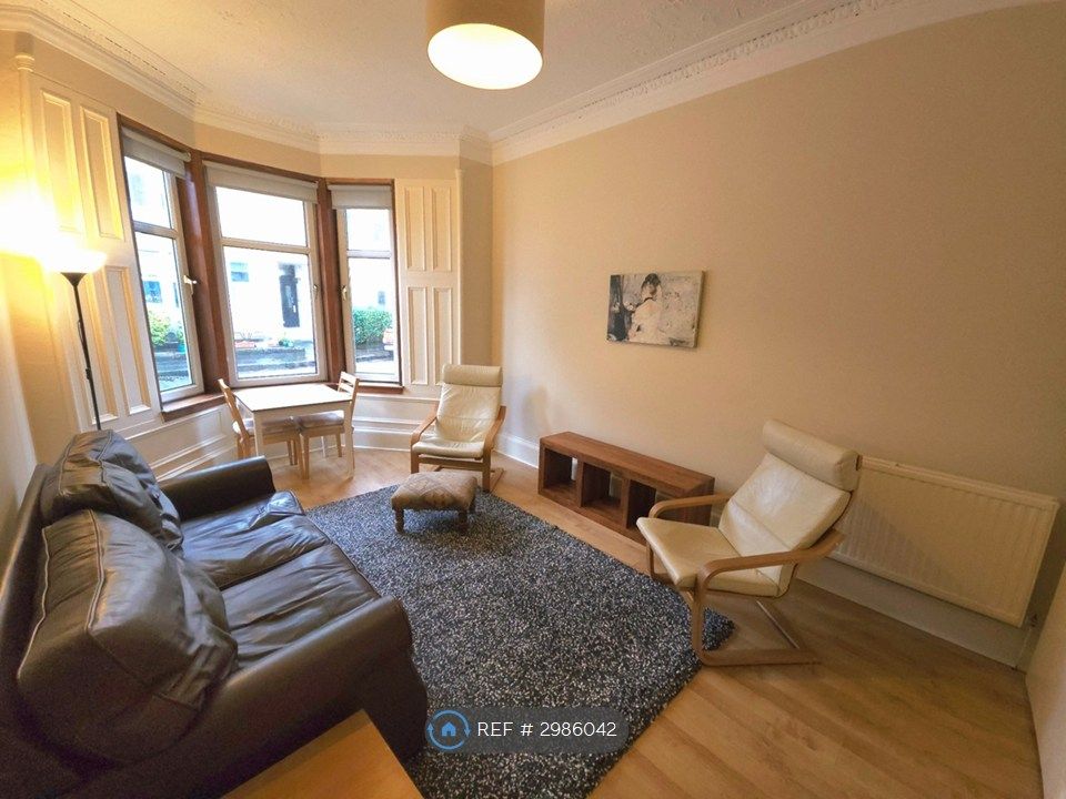 Property photo 1 of 9 Living Room