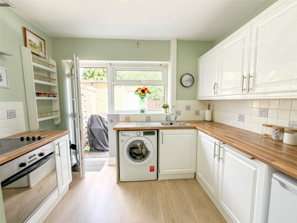 Property photo 3 of 21 Kitchen
