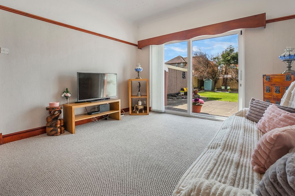 Property photo 3 of 19 3562227