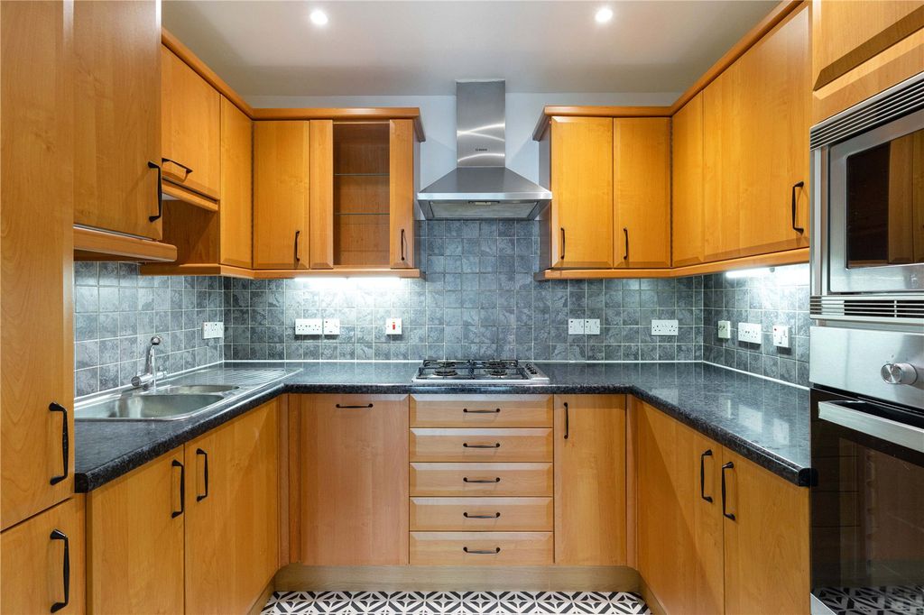 Property photo 3 of 15 Picture No. 16