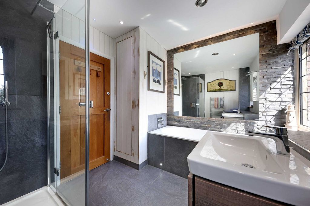 Additional image 18 of 6 bed detached house for saleHogback Wood Road, Beaconsfield, Buckinghamshire HP9