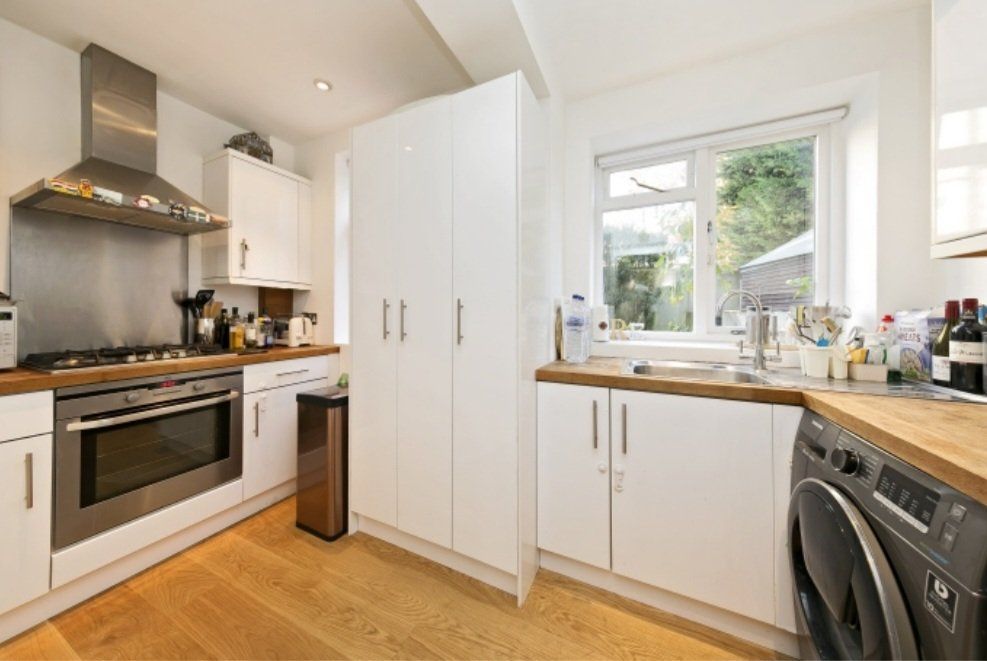 Property photo 3 of 8 Kitchen