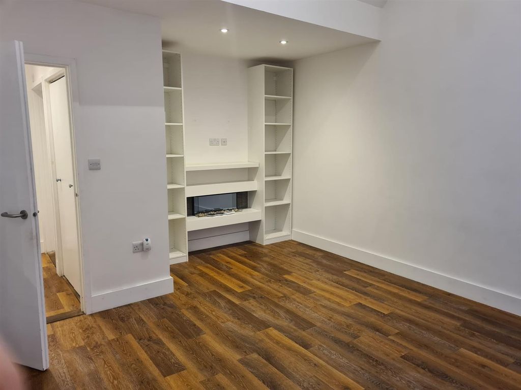 Property photo 2 of 8 1000013191.Jpg