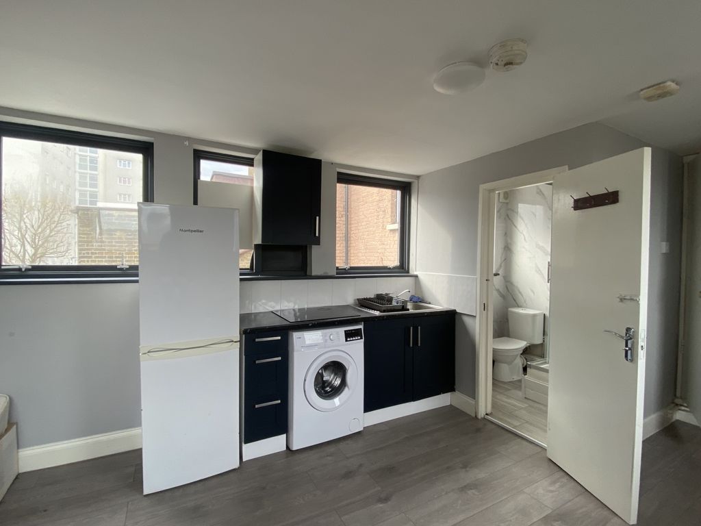 Property photo 2 of 5 Photo 5