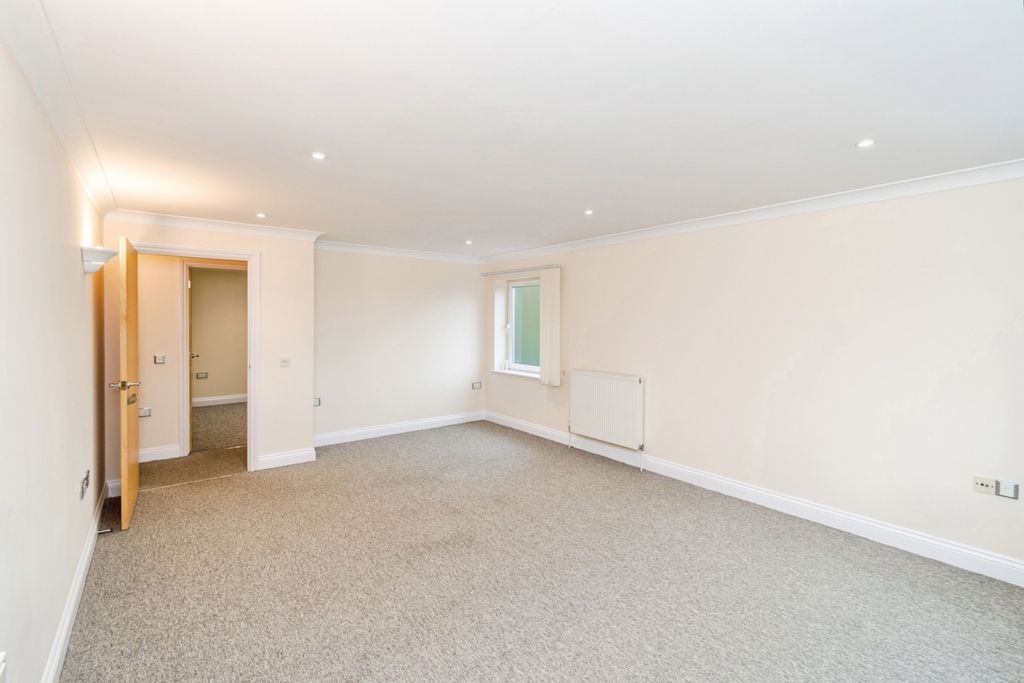 Property photo 3 of 13 Photo