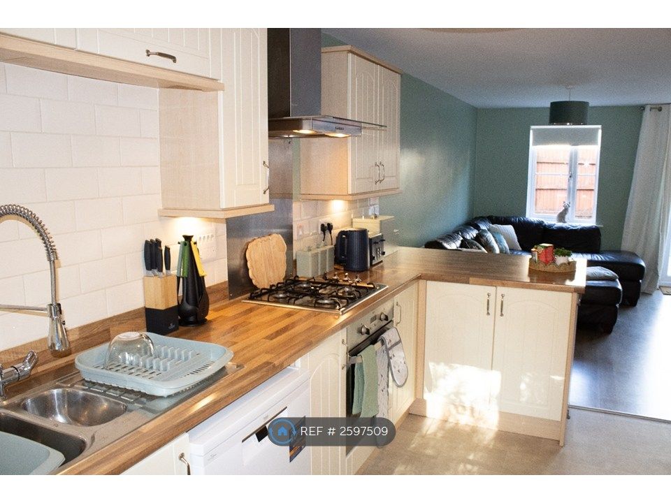 Property photo 2 of 35