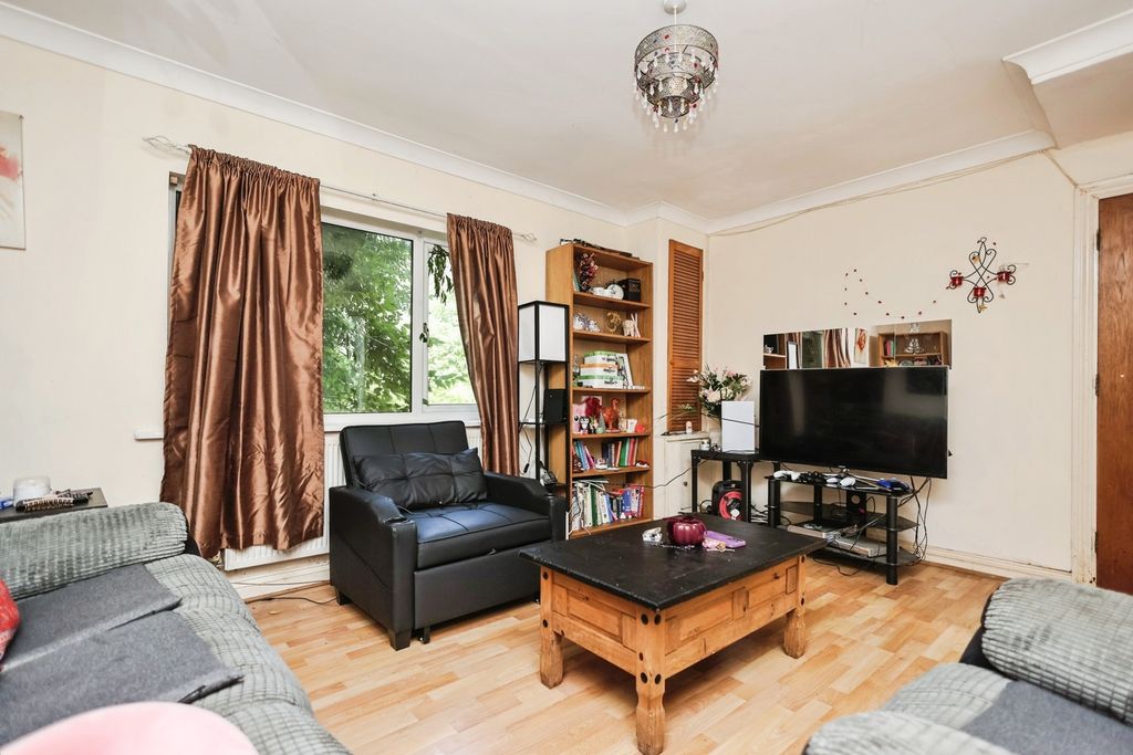 Property photo 3 of 19 Pbox-Img.Jpg