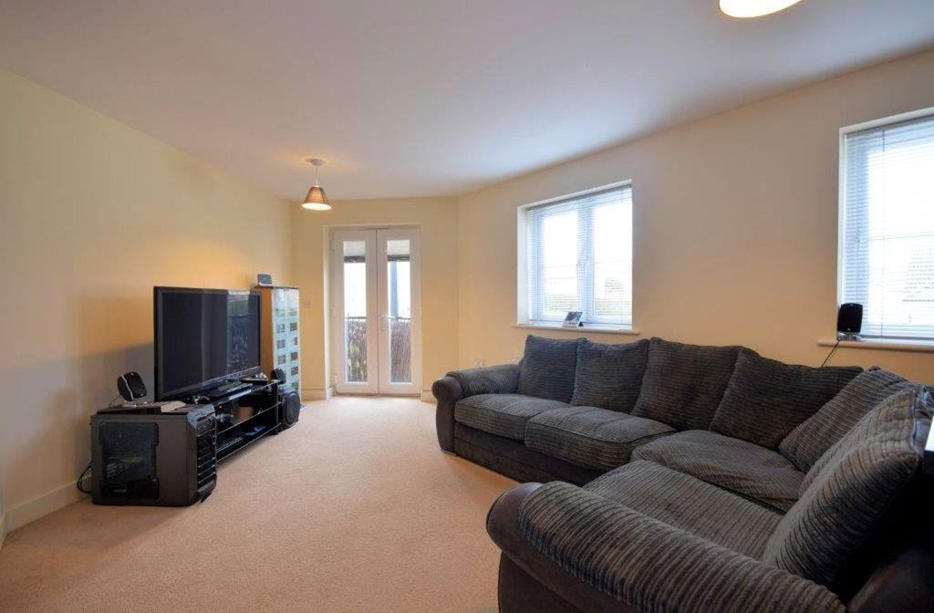 Property photo 3 of 9
