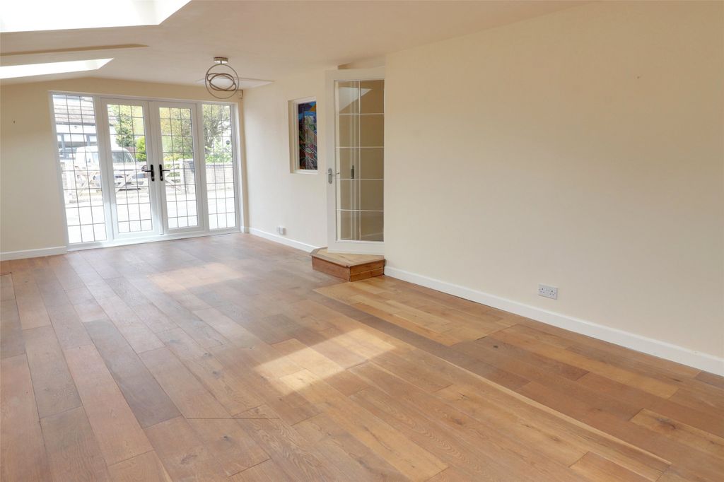 Property photo 3 of 13 3 - Picture No. 03