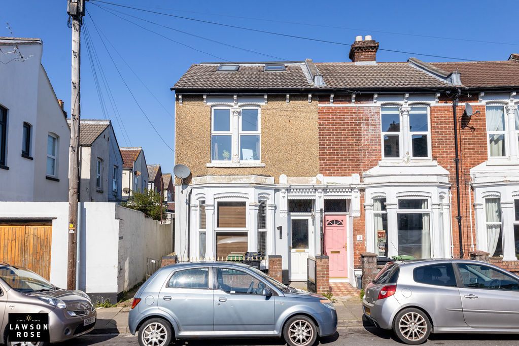 Property photo 1 of 24 .