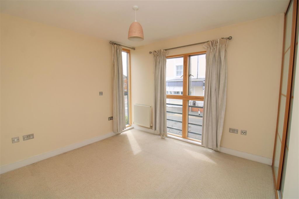 Property photo 3 of 8 Bedroom 1