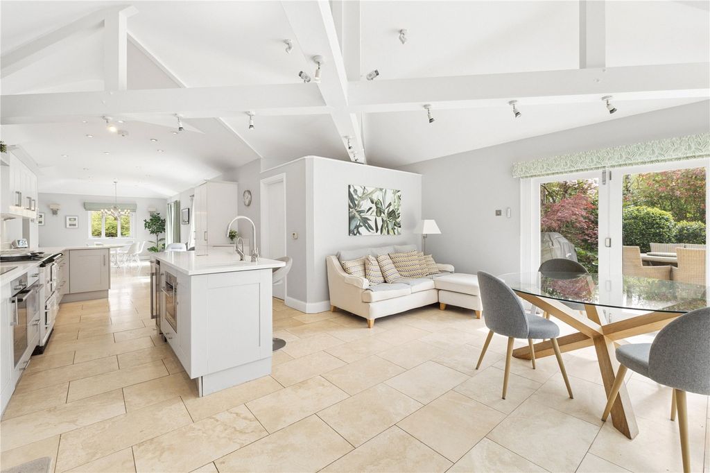 Property photo 2 of 15 Kitchen/Dining