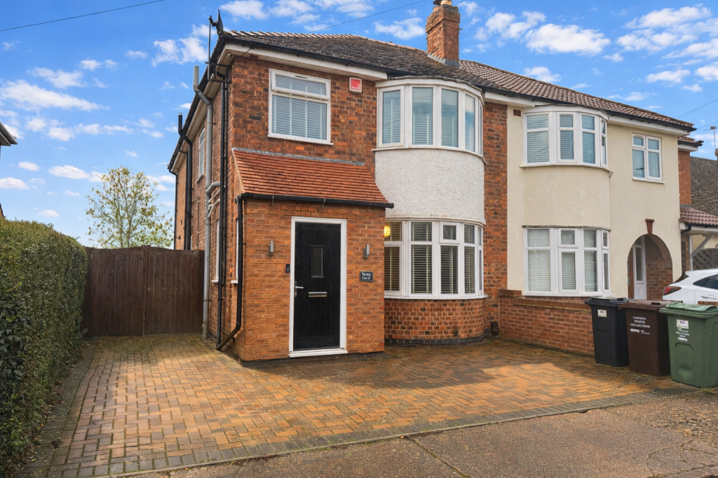 Property photo 1 of 2