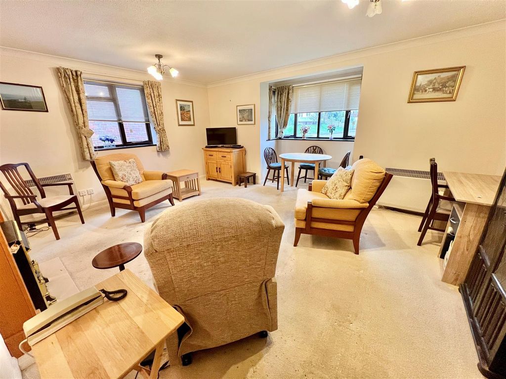 Property photo 2 of 11