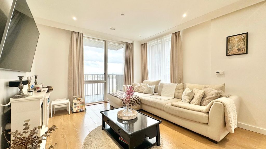 Property photo 2 of 19