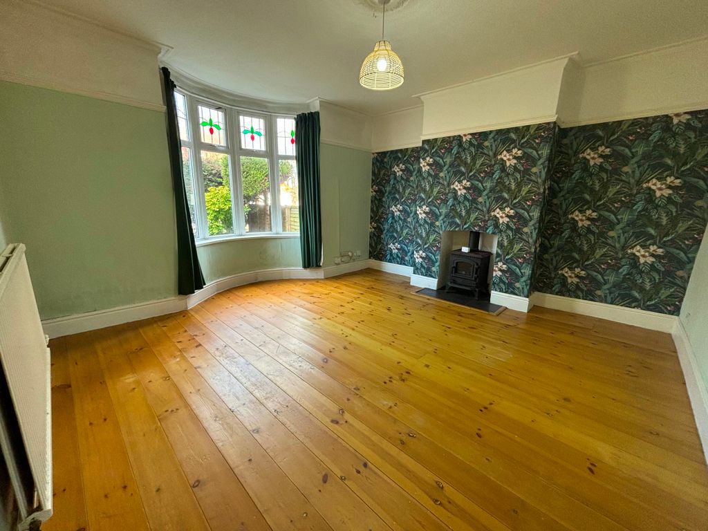 Property photo 3 of 35