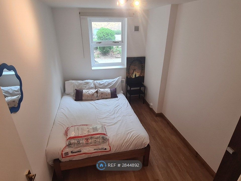 Property photo 1 of 10 Room 4: Now With Sofabed For More Space (8 Sq-m)