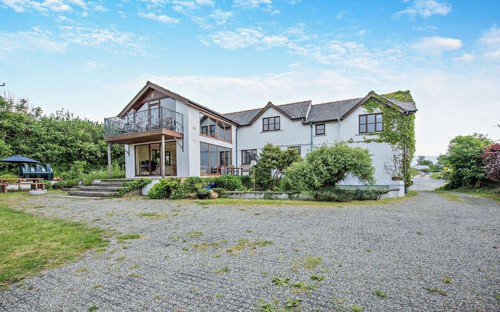 Property photo 1 of 51