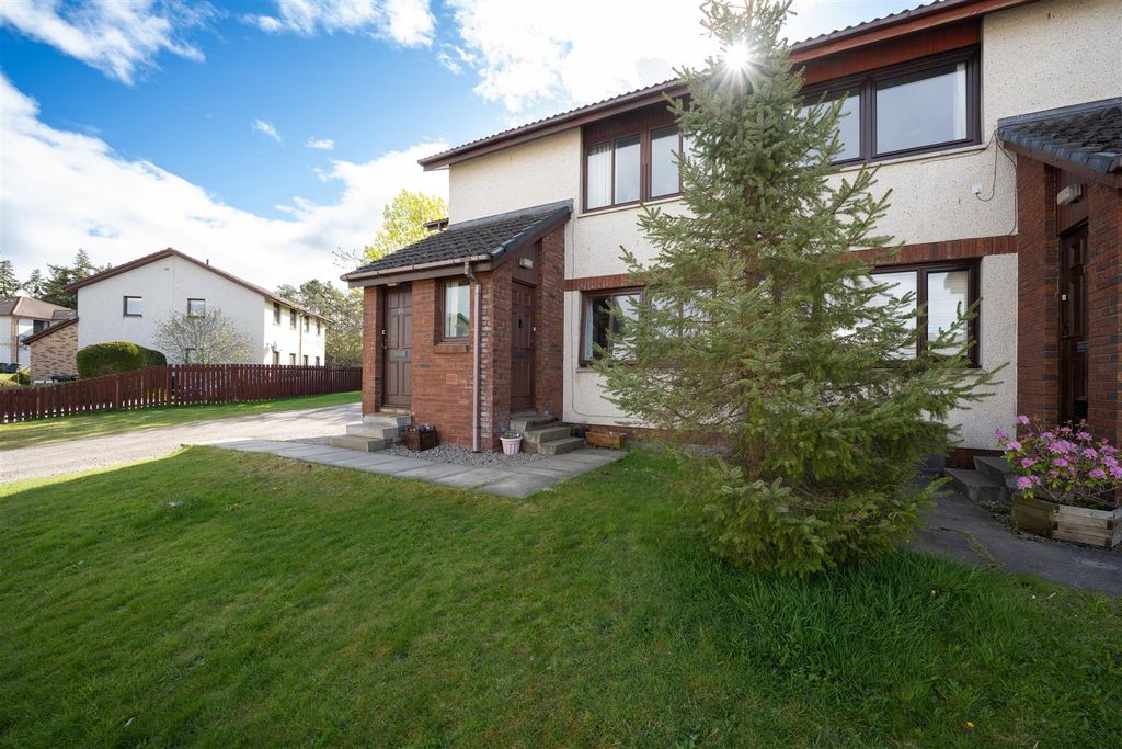 Property photo 1 of 10 Front-Photo-18-Towerhill-Crescent-IV25Fz.Jpg