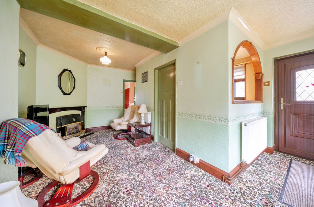 Property photo 3 of 15 1315590-8-685A8ee...
