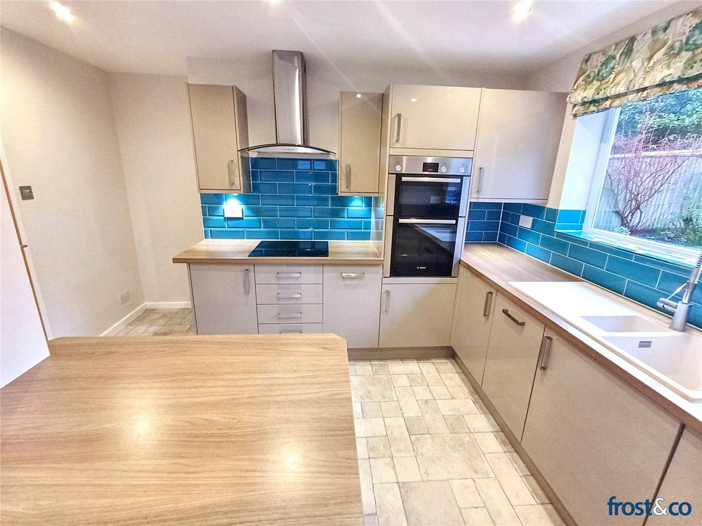 Property photo 3 of 23 Kitchen