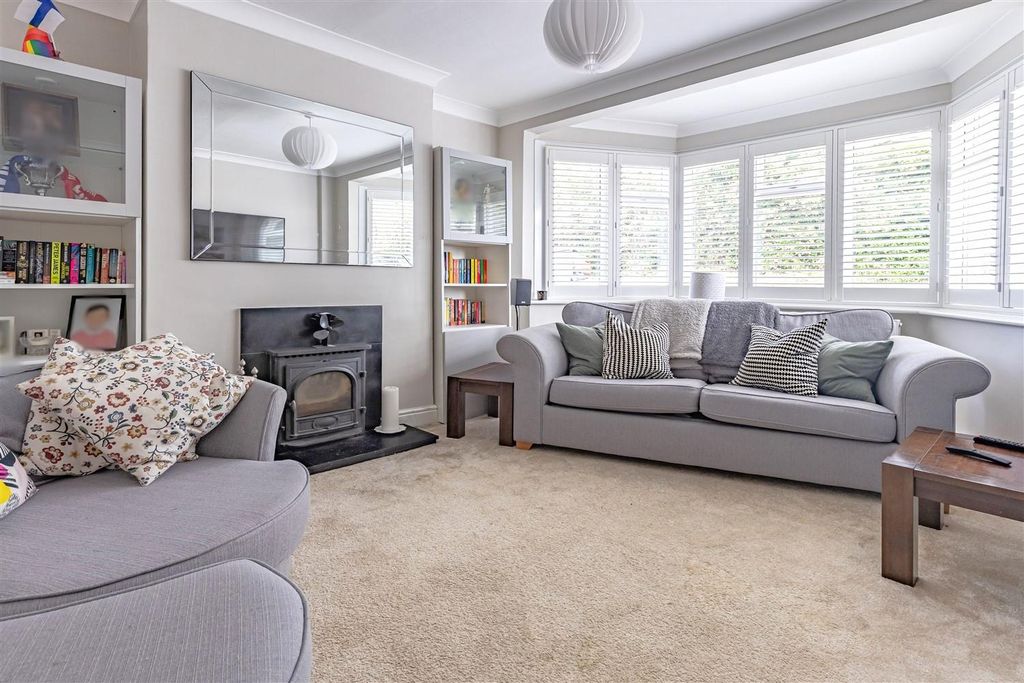 Property photo 2 of 12 9 Hillcrest Way (2).Jpg