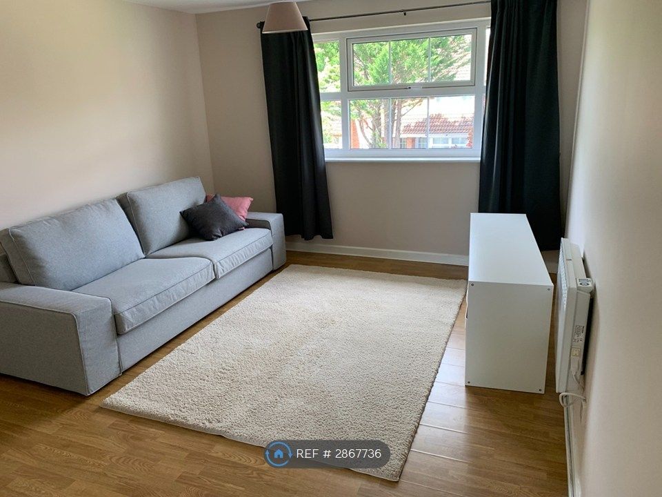 Property photo 2 of 10 Lounge 1B