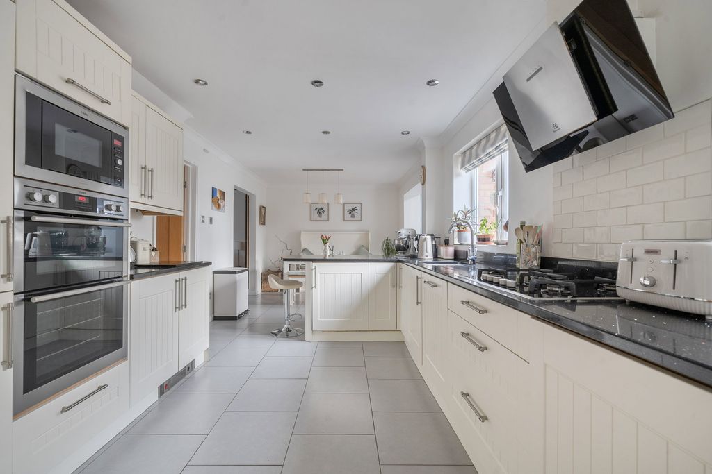 Property photo 3 of 22