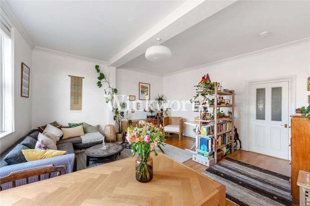 Property photo 1 of 23 Picture No. 05