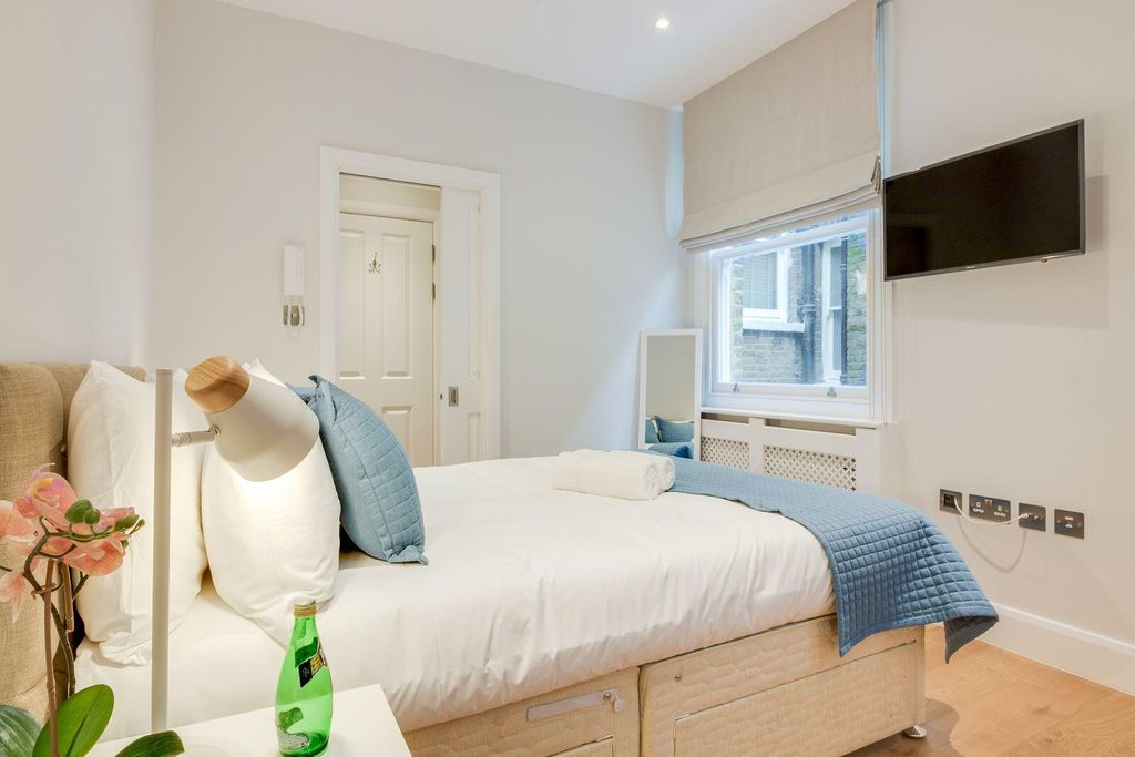 Property photo 2 of 11 Upload_Meero_Meero_Photo_12045622_034_Meero_Photo_