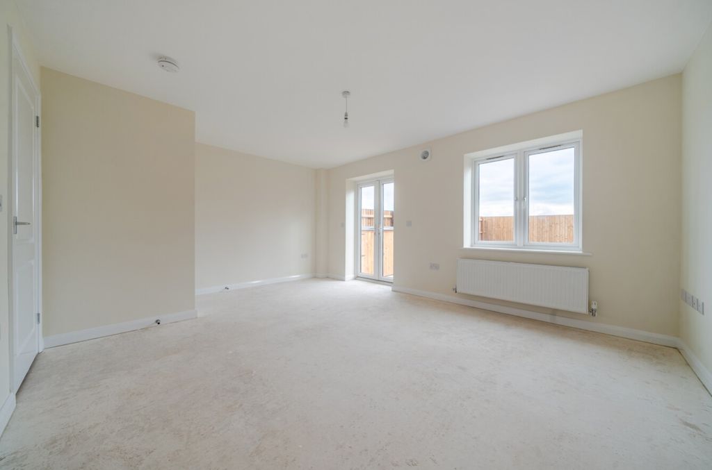 Property photo 3 of 9 1520929-4-1A08Feb8Ebdb0