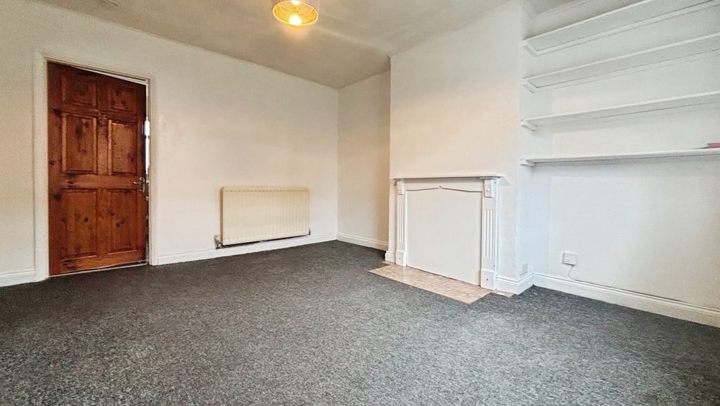 Property photo 3 of 9 Pbox-Img.Jpg
