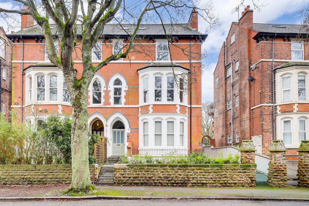 Property photo 1 of 19 Front