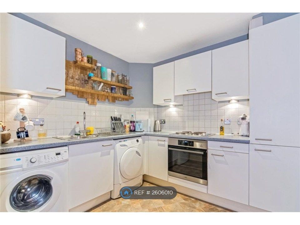 Property photo 2 of 8 Kitchen