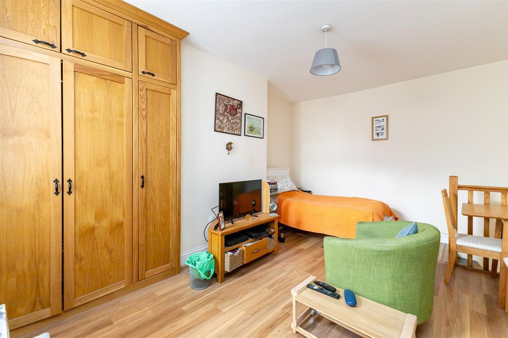 Property photo 2 of 10 Untitled-2937.Jpg