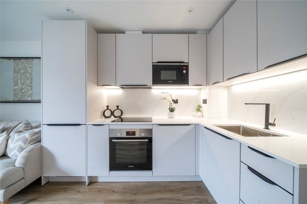 Property photo 2 of 9 Picture No. 30