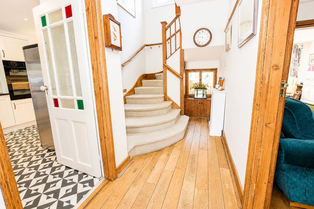 Property photo 3 of 31 Photo 12
