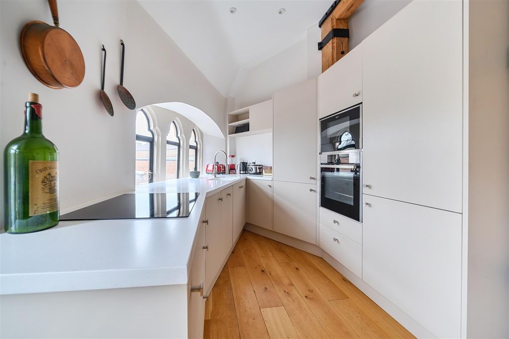 Property photo 2 of 24 Kitchen