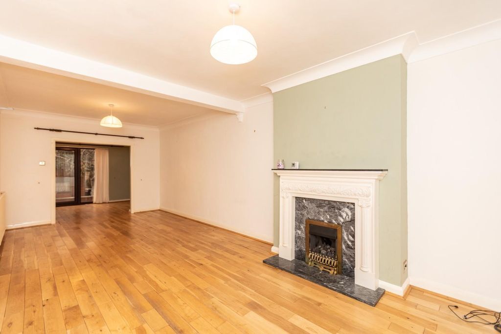 Property photo 3 of 21 Lav_9953.Jpg