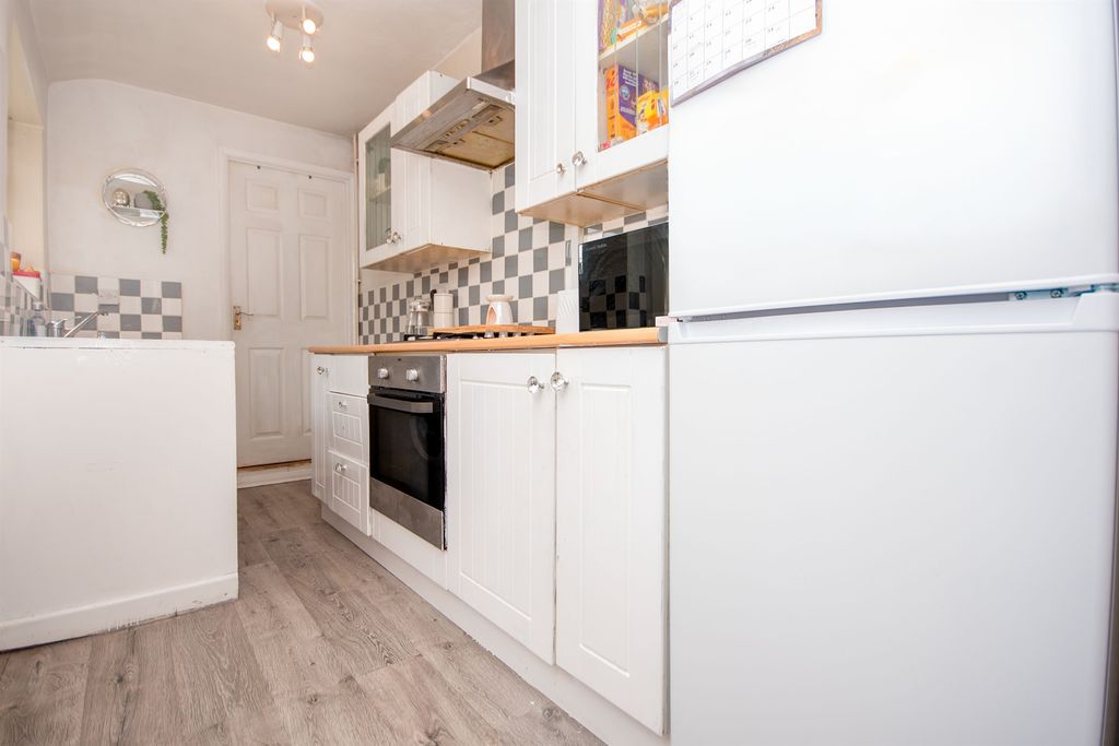 Property photo 2 of 8