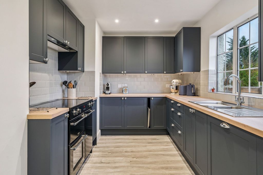 Property photo 2 of 23 Photo 7