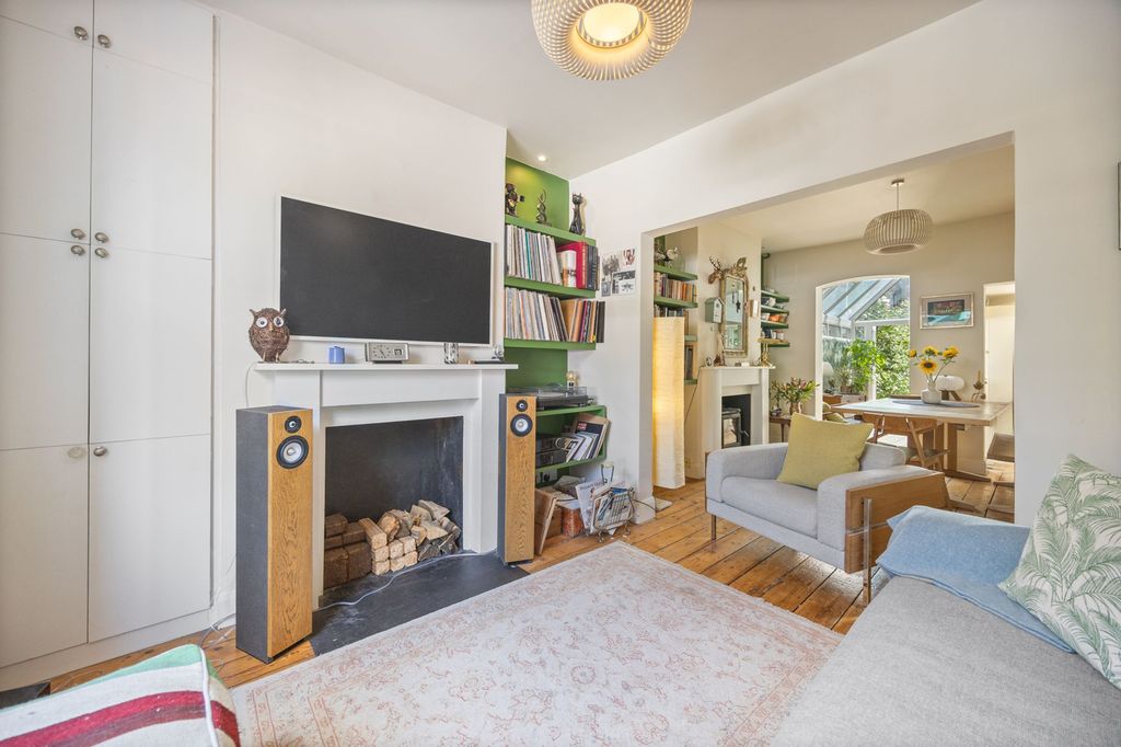 Property photo 1 of 30