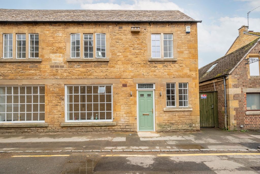 Property photo 1 of 10 Front Exterior