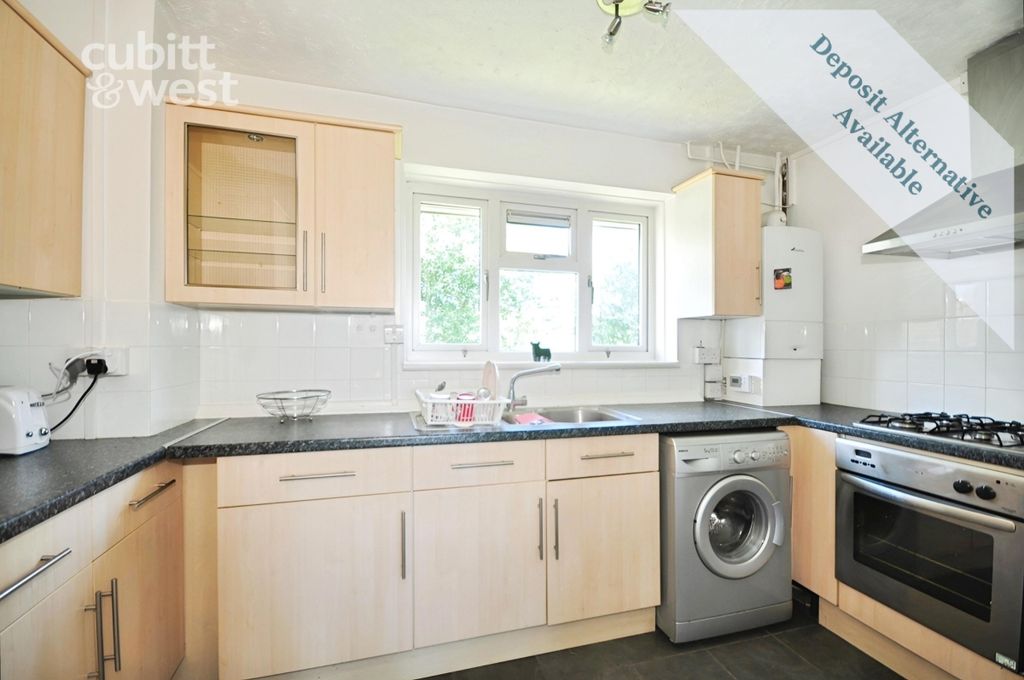 Property photo 3 of 9 Kitchen