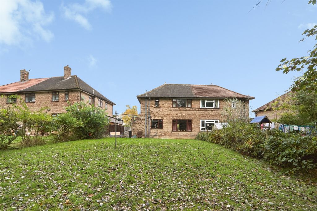 Property photo 2 of 9