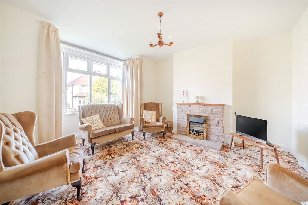 Property photo 2 of 17 Picture No. 16