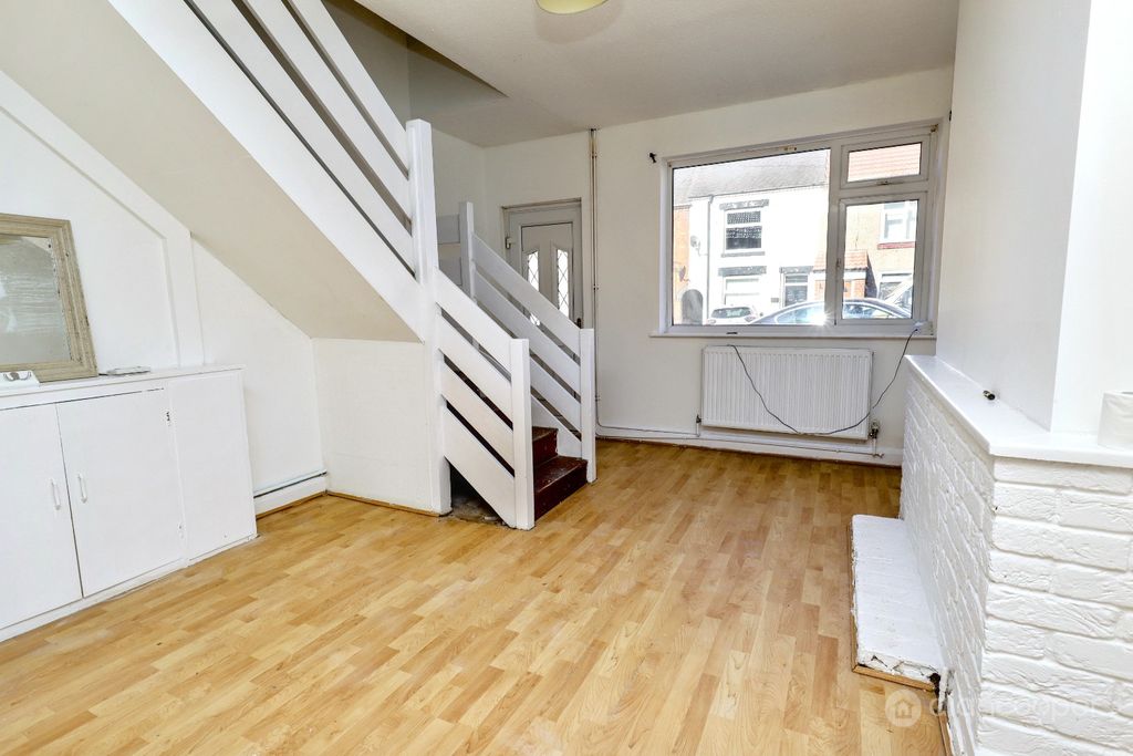 Property photo 3 of 19 5077454