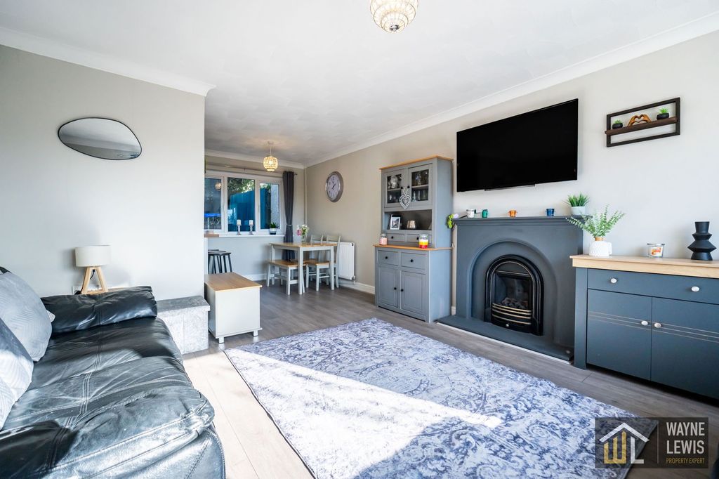 Property photo 3 of 37